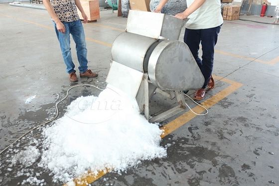 230W 100 किग्रा / मिनट वाणिज्यिक आइस क्रशर मशीन आउटडोर