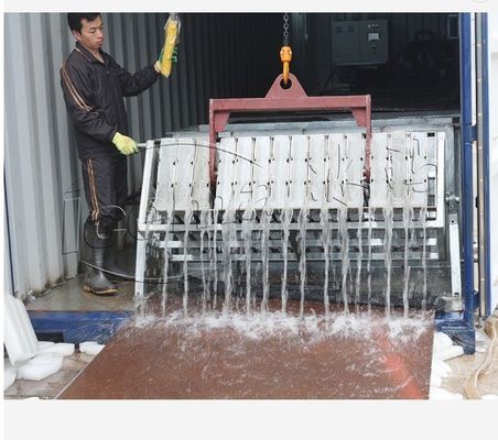 6400*2250*2500 कंटेनर ब्लॉक बर्फ मशीन बंदरगाह और कैव में अन्य बर्फ भंडारण क्षमता के साथ
